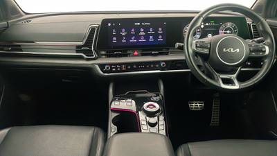 2022 KIA SPORTAGE interior