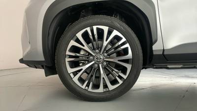 2022 TOYOTA YARIS CROSS gallery