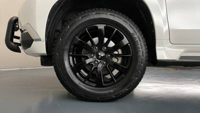 2019 MITSUBISHI PAJERO SPORT gallery