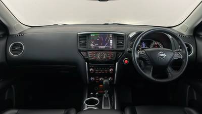 2017 NISSAN PATHFINDER interior