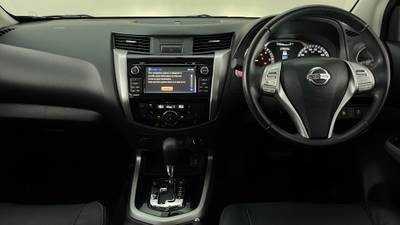 2017 NISSAN NAVARA interior