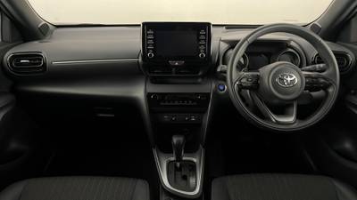 2023 TOYOTA YARIS CROSS interior