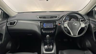 2016 NISSAN X-TRAIL interior