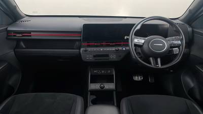 2023 HYUNDAI KONA interior