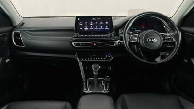 2021 KIA SELTOS interior