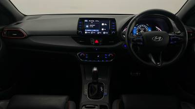 2022 HYUNDAI I30 interior