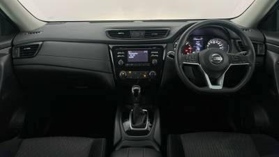 2017 Nissan X-Trail interior