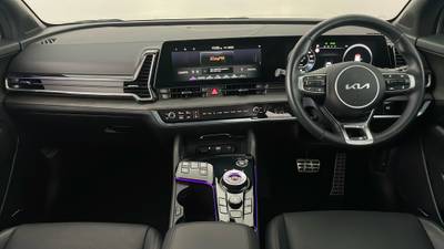 2024 KIA SPORTAGE interior