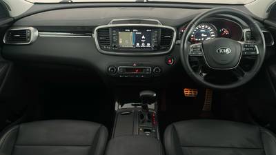 2019 Kia Sorento interior