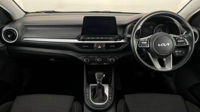 2022 KIA CERATO interior