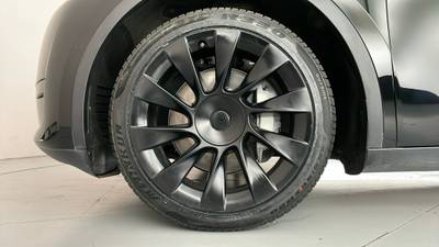 2024 TESLA MODEL Y gallery
