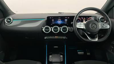 2022 MERCEDES-BENZ GLA-CLASS interior