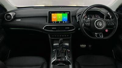2020 MG HS interior