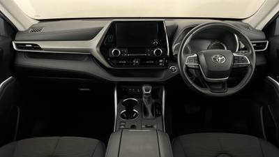 2023 TOYOTA KLUGER interior