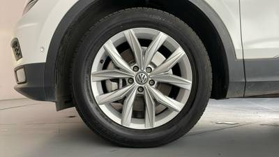 2018 VOLKSWAGEN TIGUAN gallery