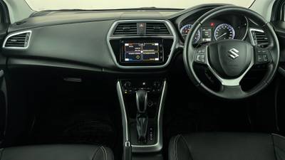 2019 SUZUKI S-CROSS interior