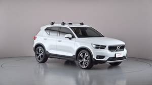 2020 VOLVO XC40