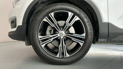 2020 VOLVO XC40 gallery