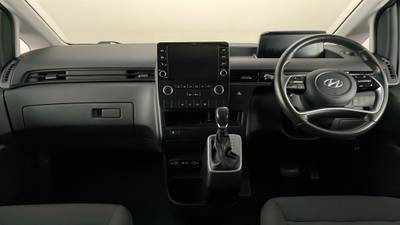 2021 HYUNDAI STARIA interior