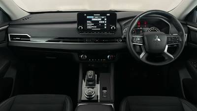 2023 MITSUBISHI OUTLANDER interior
