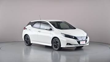 2023 NISSAN LEAF