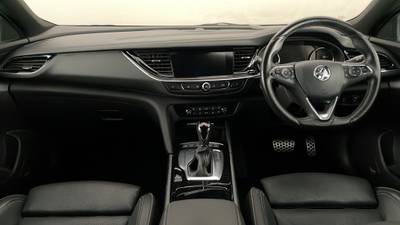 2017 HOLDEN COMMODORE interior