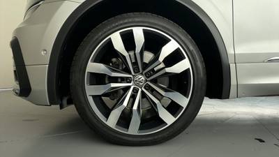 2017 VOLKSWAGEN TIGUAN gallery