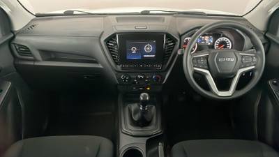 2023 ISUZU D-MAX interior