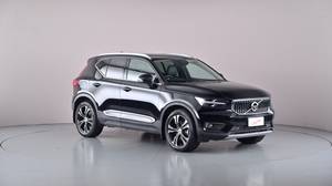 2021 VOLVO XC40