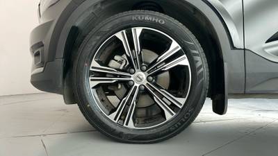 2021 Volvo XC40 gallery