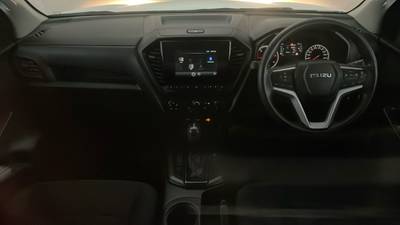 2021 ISUZU D-MAX interior