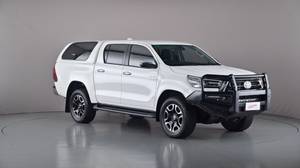 2022 TOYOTA HILUX