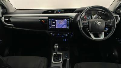 2022 TOYOTA HILUX interior
