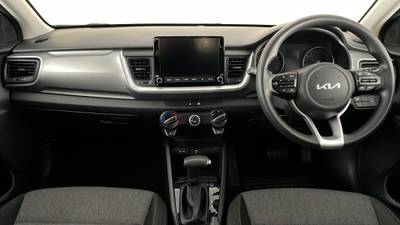2022 KIA STONIC interior
