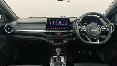 2023 KIA CERATO interior