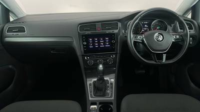 2018 Volkswagen Golf interior