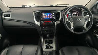 2019 MITSUBISHI TRITON interior