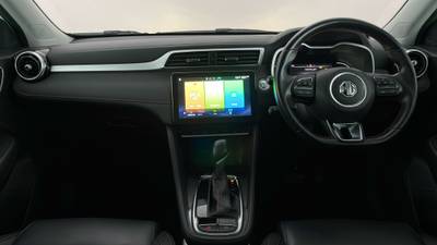 2020 MG ZST interior