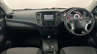 2021 MITSUBISHI TRITON interior