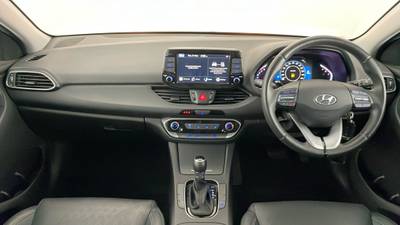 2021 HYUNDAI I30 interior
