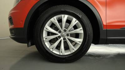 2016 VOLKSWAGEN TIGUAN gallery