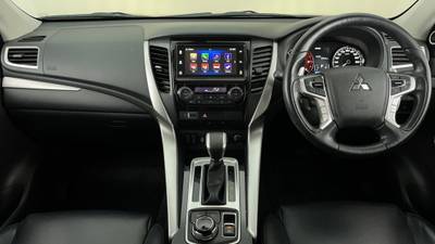 2016 MITSUBISHI PAJERO SPORT interior
