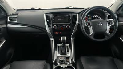 2019 MITSUBISHI PAJERO SPORT interior