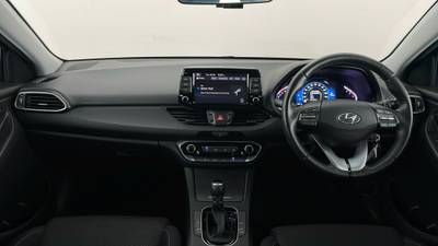 2021 HYUNDAI I30 interior