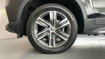 2022 LDV D90 gallery