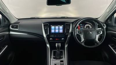2022 MITSUBISHI PAJERO SPORT interior