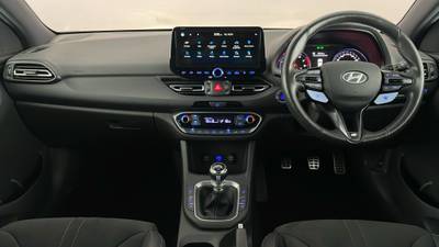 2023 HYUNDAI I30 interior