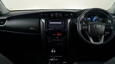 2020 TOYOTA FORTUNER interior
