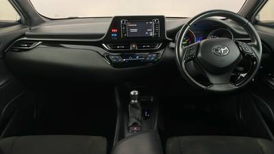 2018 TOYOTA C-HR interior