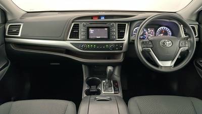 2019 TOYOTA KLUGER interior